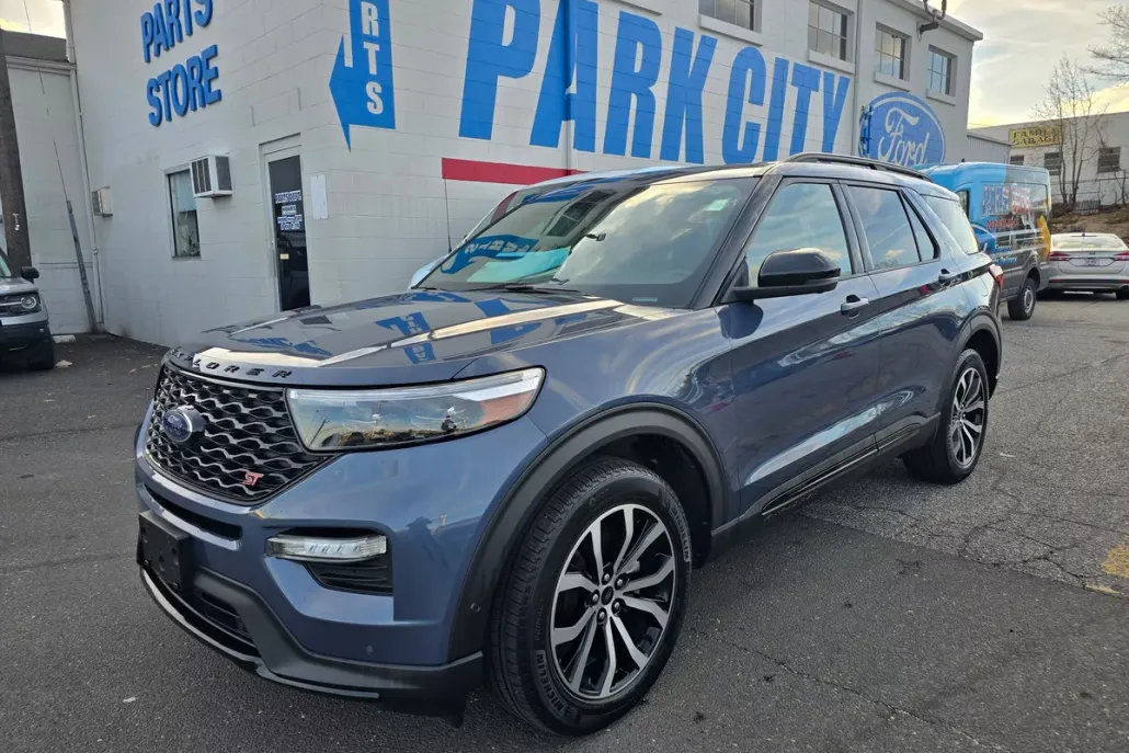 2021 Ford Explorer ST photo 1