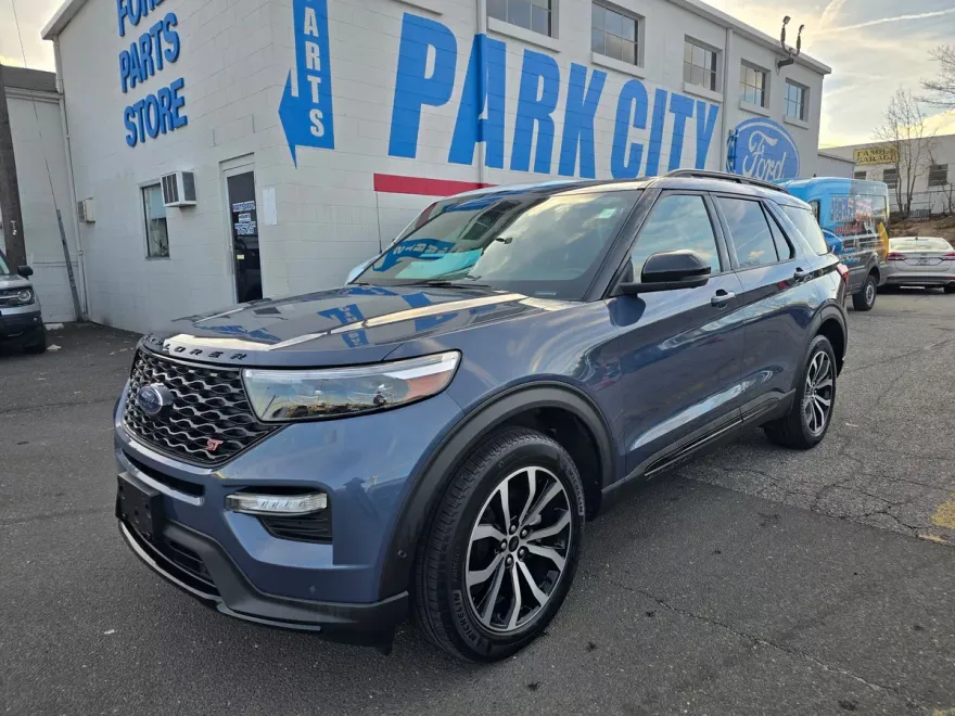 2021 Ford Explorer ST photo 1