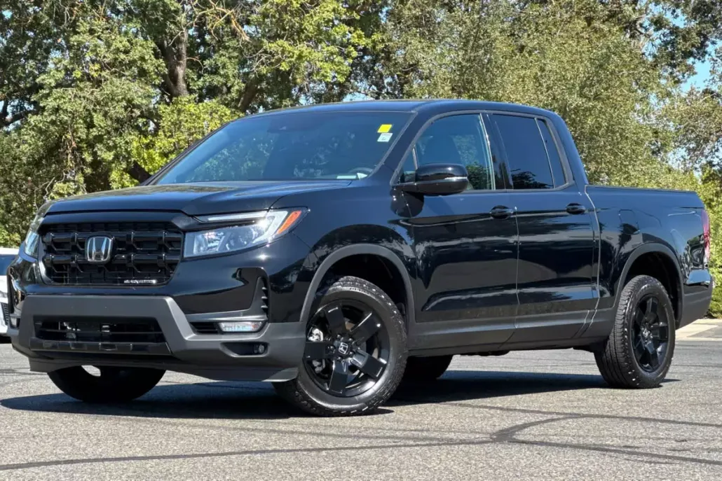 2024 Honda Ridgeline Black Edition photo 1