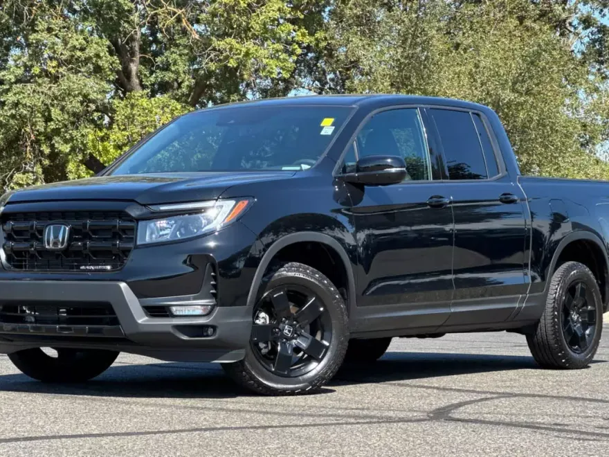 2024 Honda Ridgeline Black Edition photo 1