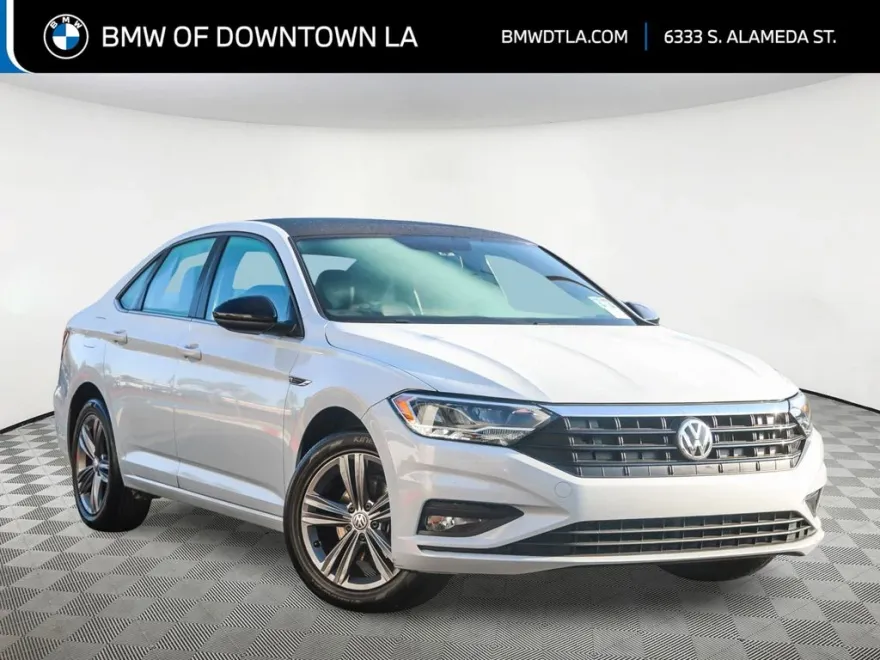 2019 Volkswagen Jetta R-Line photo 1