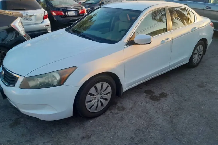 2010 Honda Accord LX photo 1