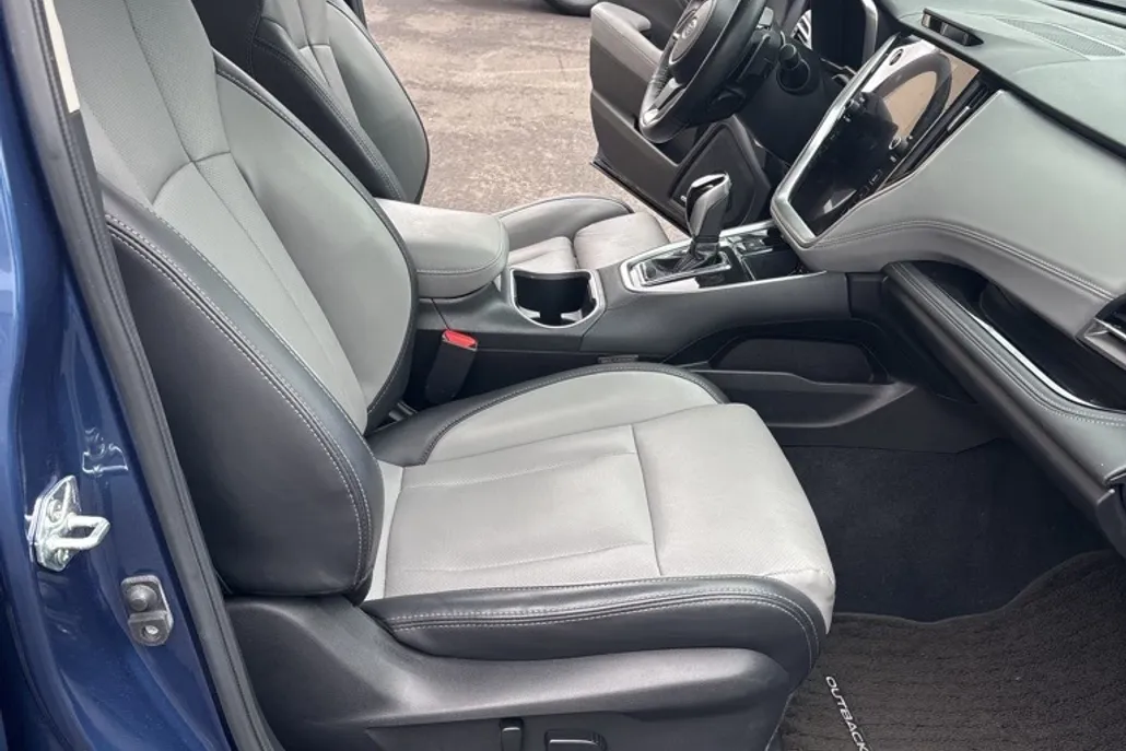 2022 Subaru Outback Limited photo 1