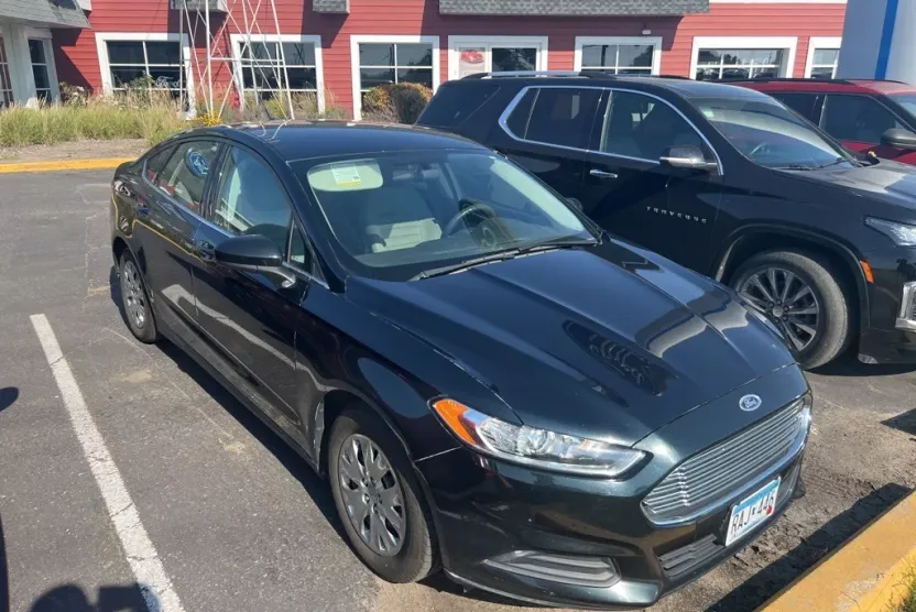 2014 Ford Fusion S photo 1