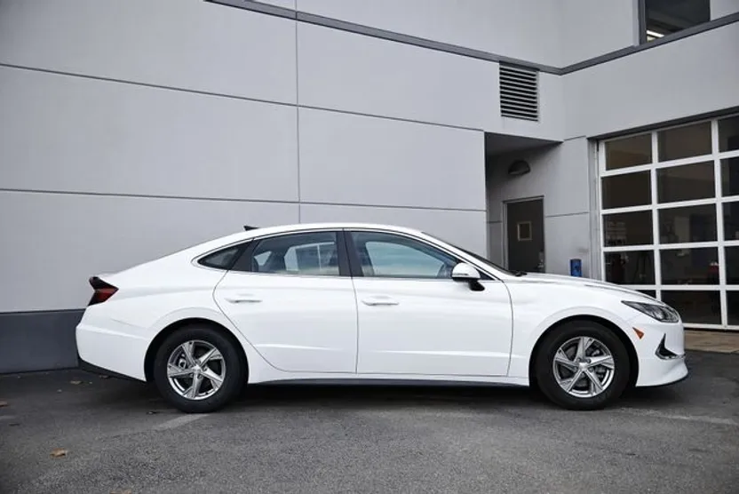 2023 Hyundai Sonata SE photo 1