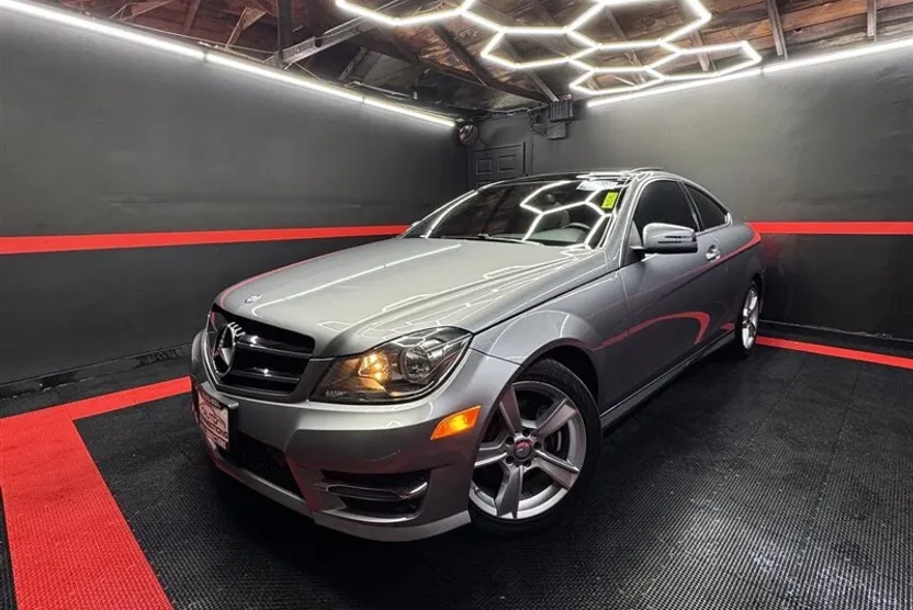 2015 Mercedes Benz C 250 photo 1