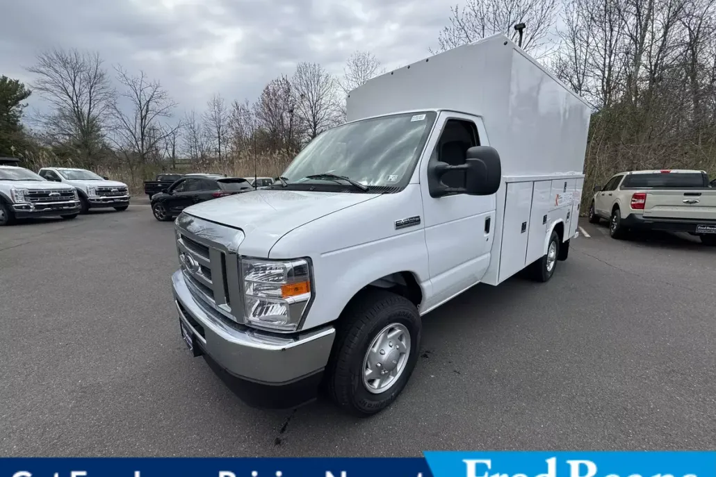 2025 Ford E-350 Base photo 1