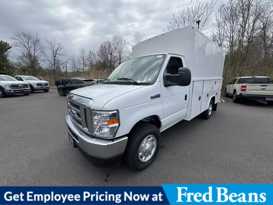 2025 Ford E-350 Base photo 1