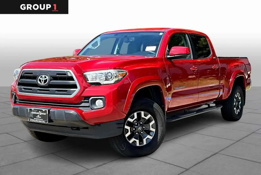 2017 Toyota Tacoma SR5 photo 1