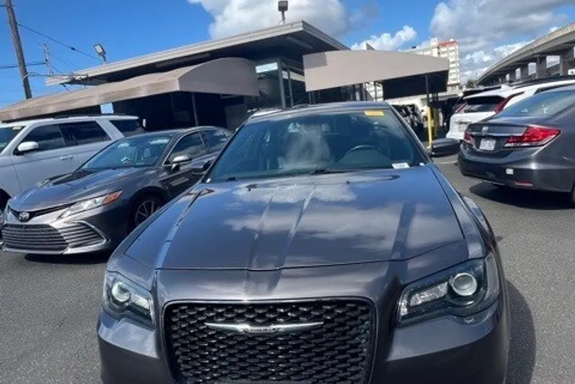2019 Chrysler 300 S photo 1