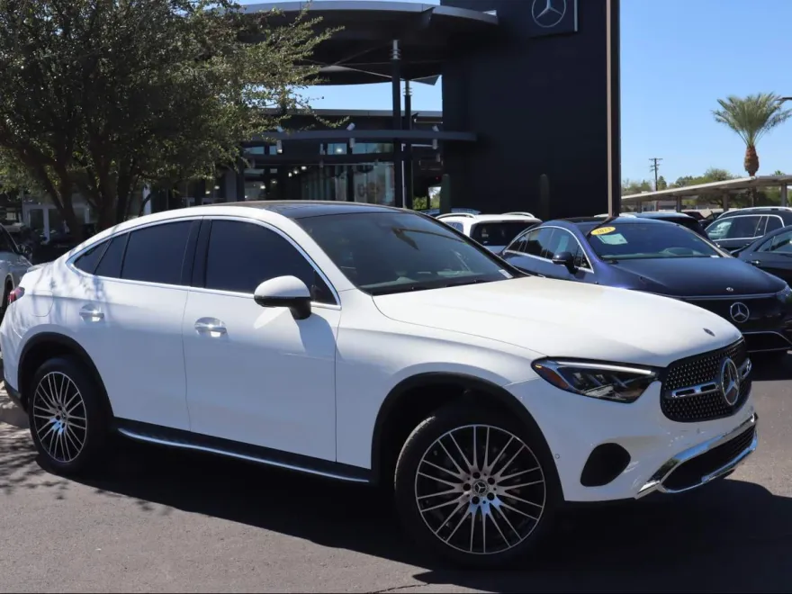 2025 Mercedes Benz GLC 300 4MATIC photo 1