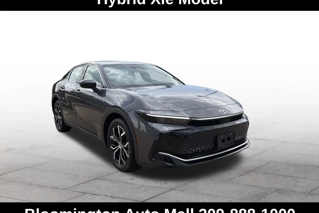 2024 Toyota Crown XLE photo 1