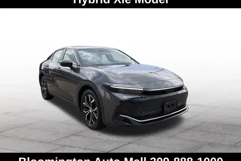 2024 Toyota Crown XLE photo 1