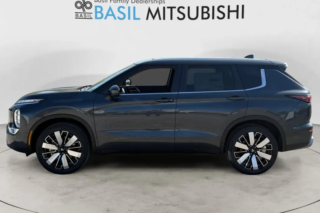 2025 Mitsubishi Outlander SE Ralliart photo 1
