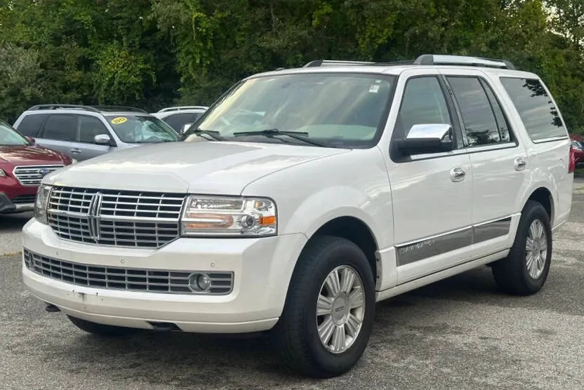 2013 Lincoln Navigator Base photo 1