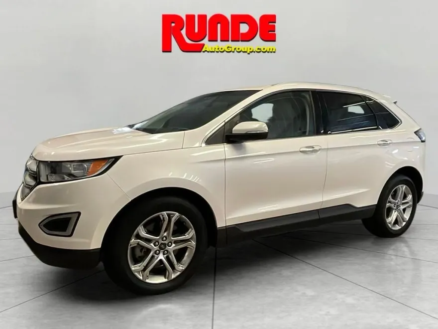 2017 Ford Edge Titanium photo 1