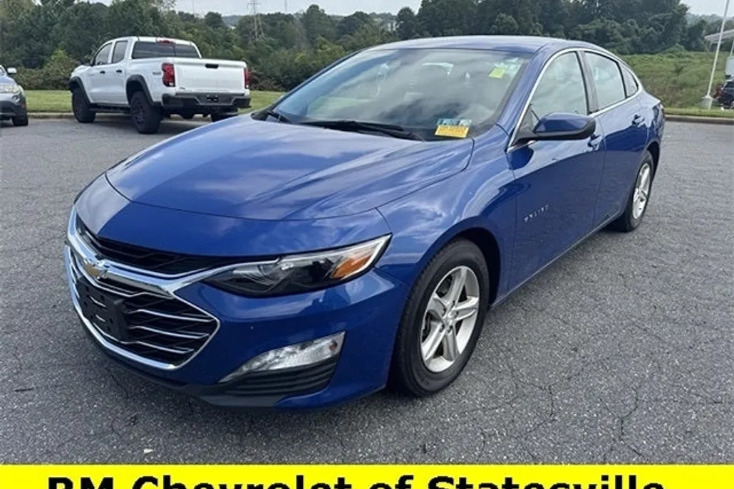 2023 Chevrolet Malibu 1LT photo 1