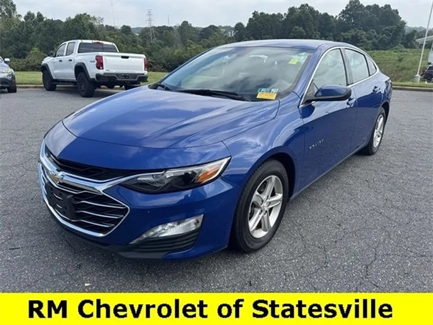 2023 Chevrolet Malibu 1LT photo 1