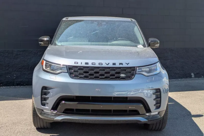 2023 Land Rover Discovery P300 S S R-Dynamic photo 1