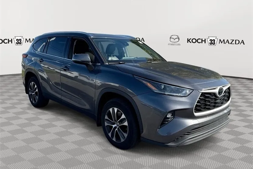 2021 Toyota Highlander XLE photo 1
