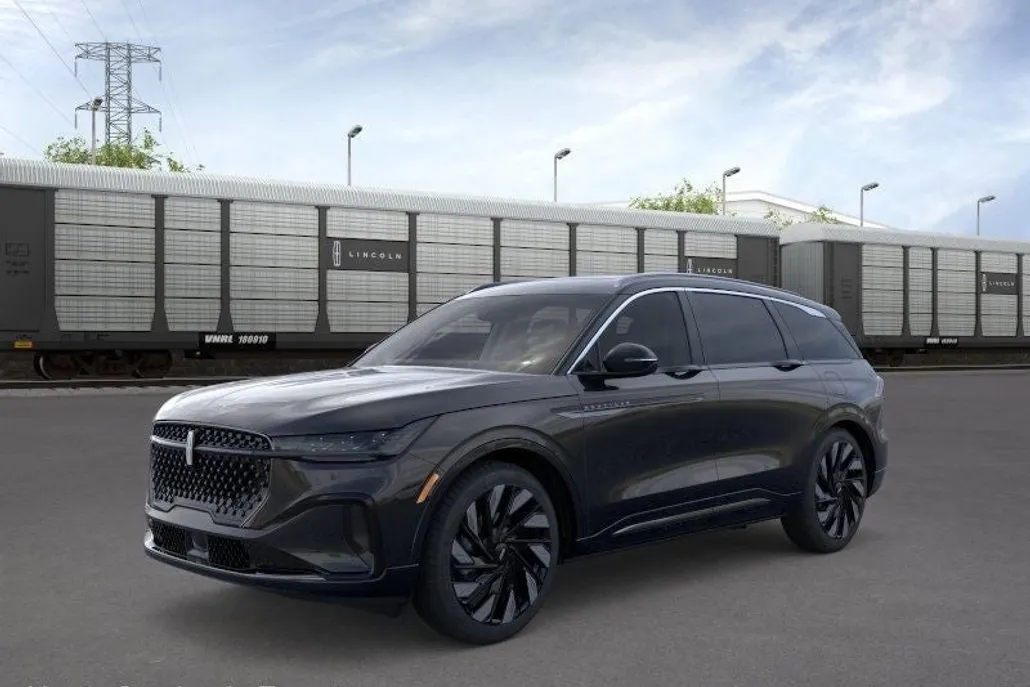 2025 Lincoln Nautilus Black Label photo 1
