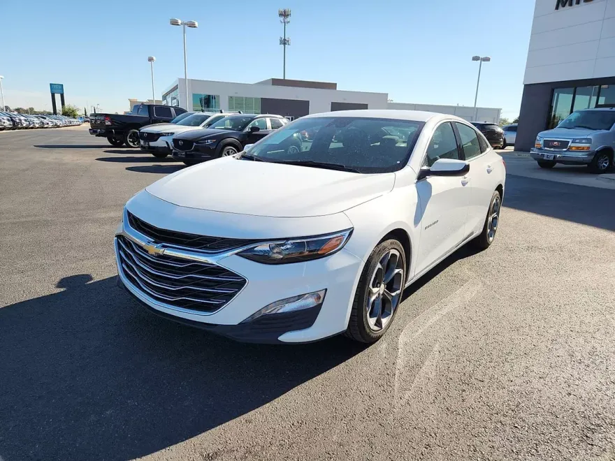 2024 Chevrolet Malibu 1LT photo 1