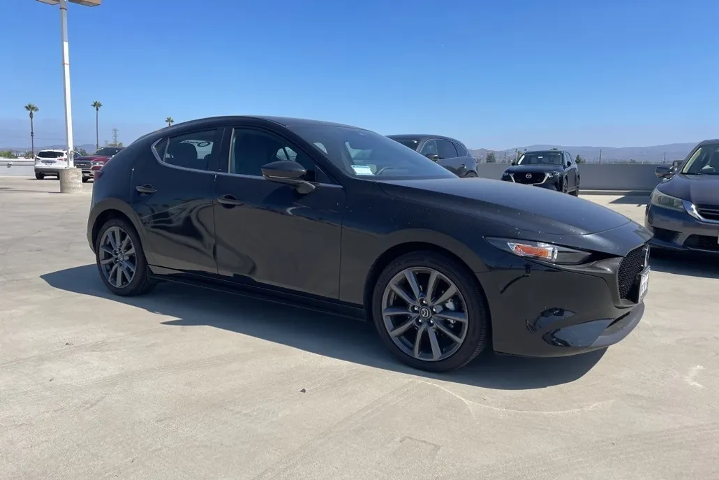 2025 Mazda Mazda3 Preferred photo 1