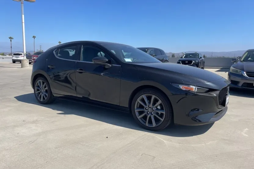 2025 Mazda Mazda3 Preferred photo 1