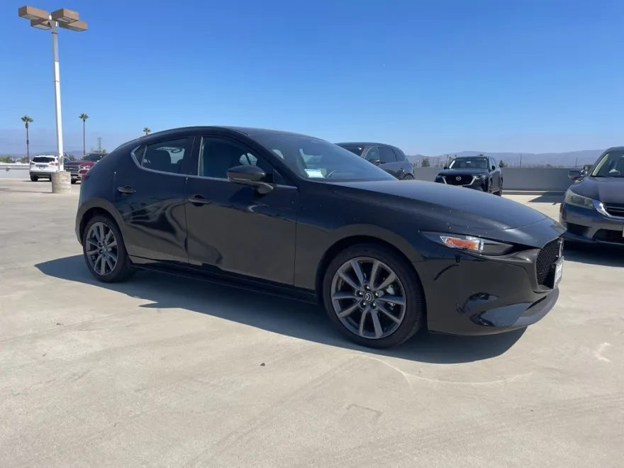 2025 Mazda Mazda3 Preferred photo 1