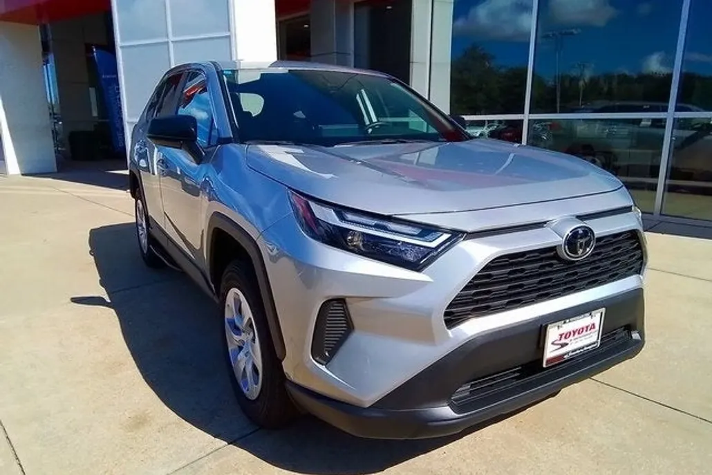 2025 Toyota RAV4 LE photo 1