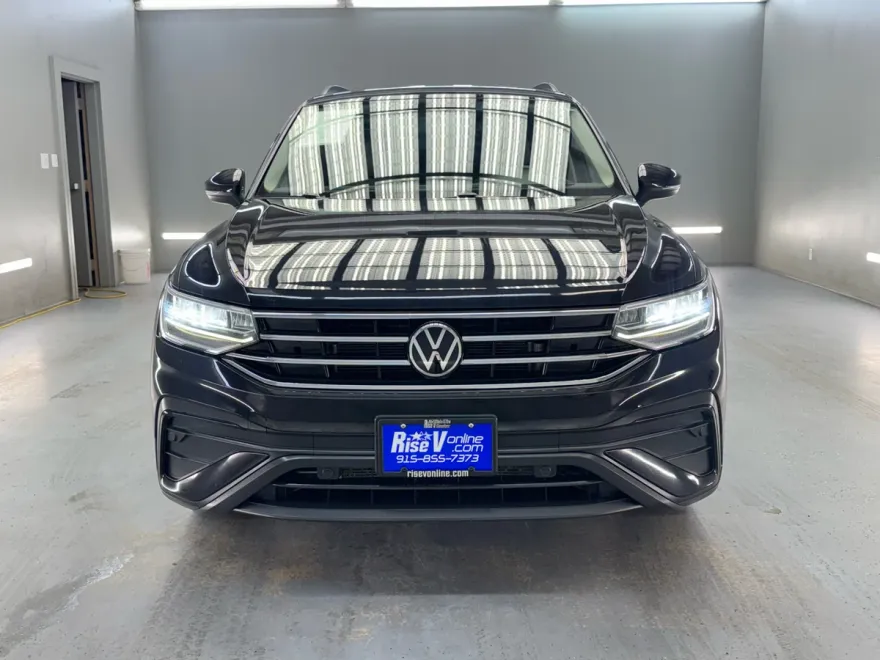 2022 Volkswagen Tiguan S photo 1
