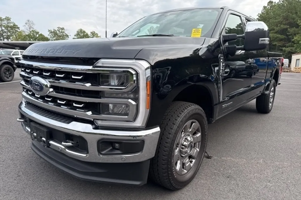 2023 Ford F-250 photo 1