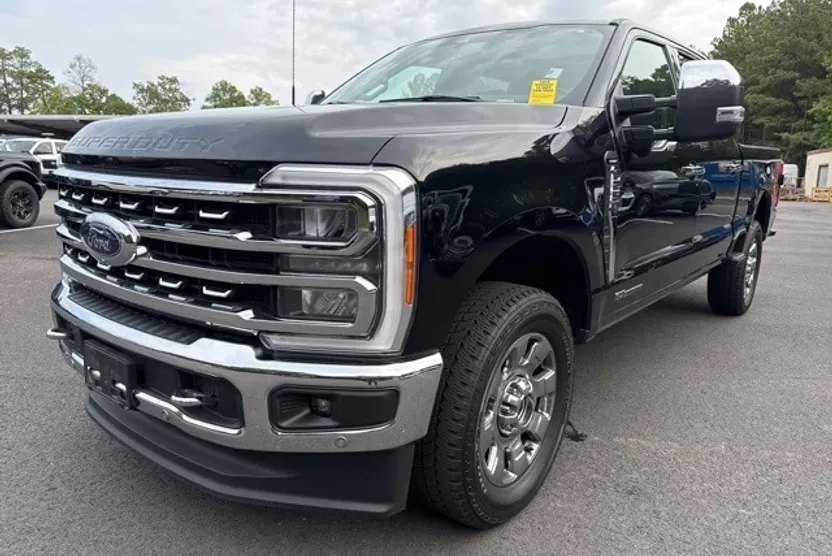 2023 Ford F-250 photo 1
