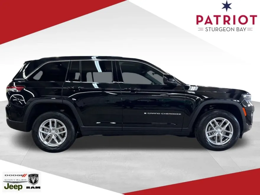 2025 Jeep Grand Cherokee Laredo photo 1