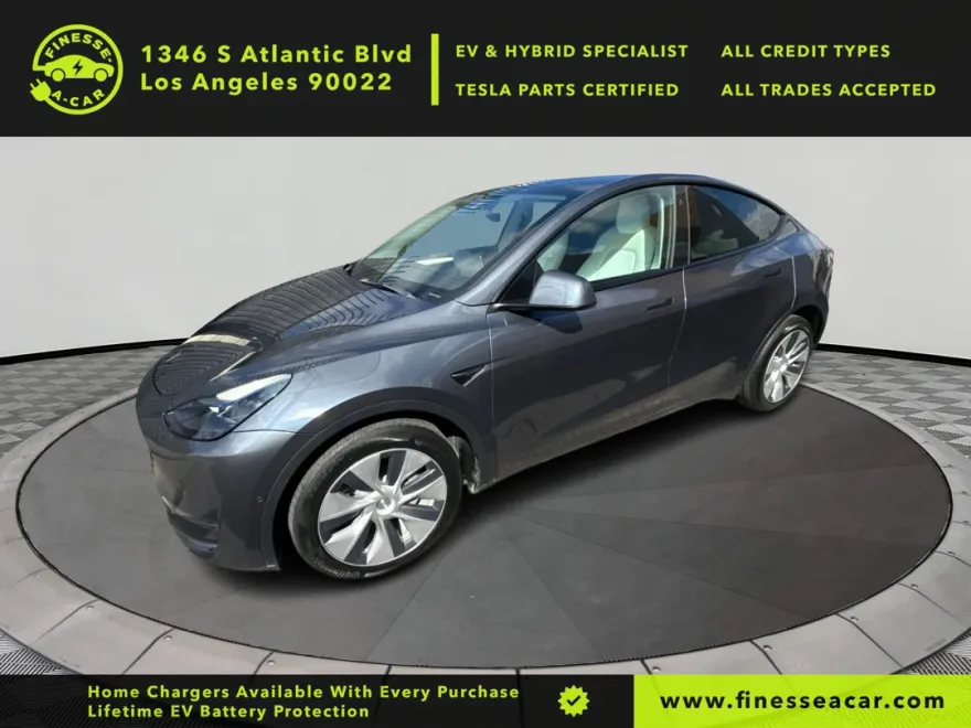 2022 Tesla Model Y Long Range photo 1