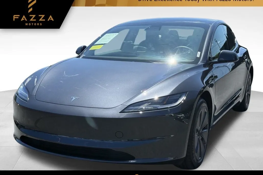 2025 Tesla Model 3 Performance photo 1