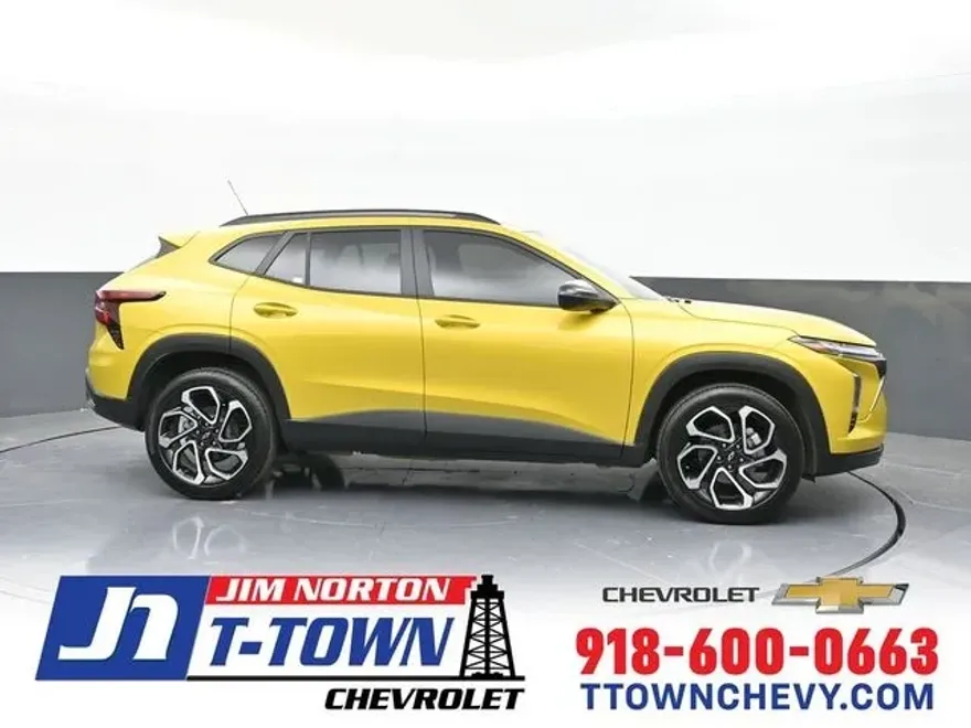 2024 Chevrolet Trax photo 1