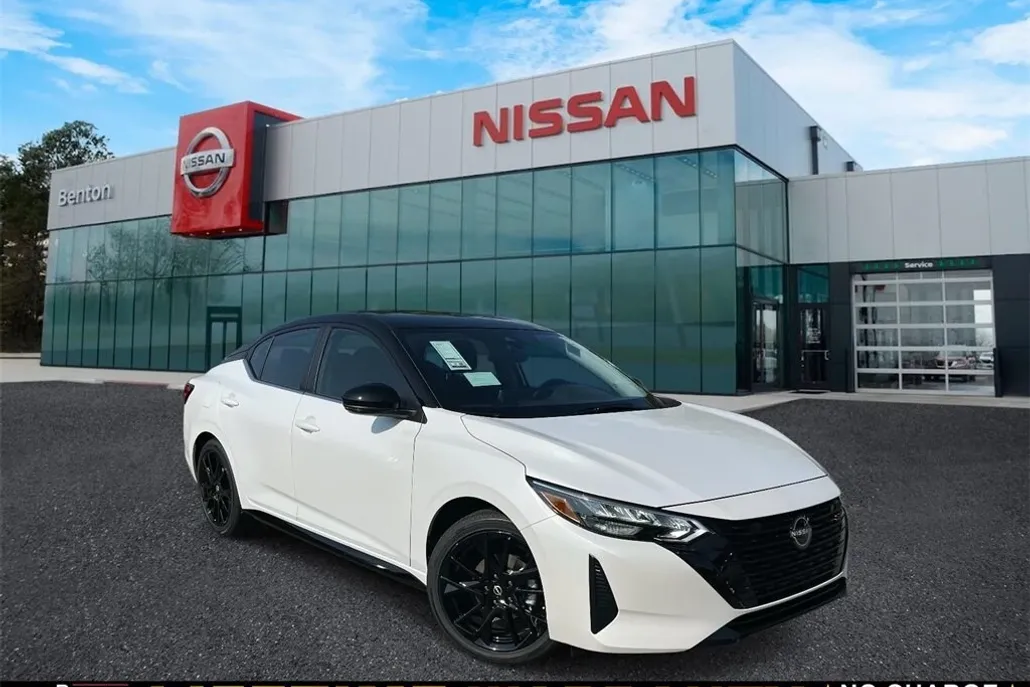 2025 Nissan Sentra SR photo 1