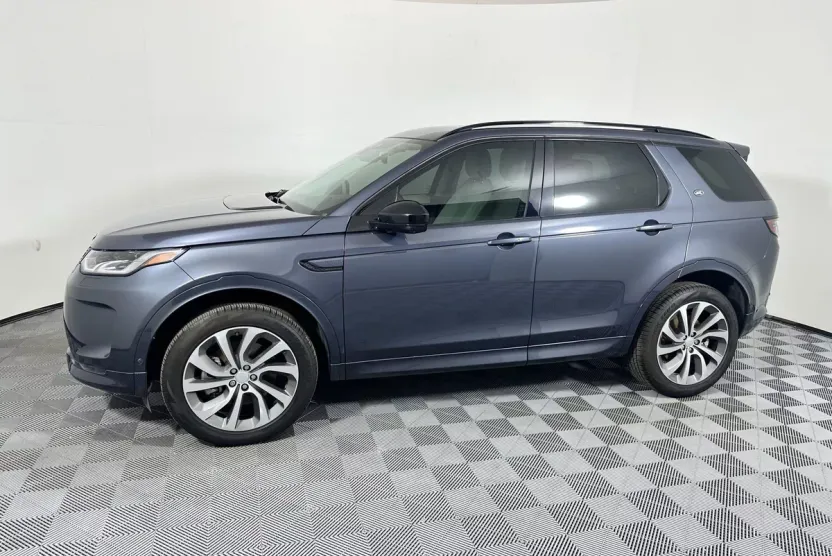 2024 Land Rover Discovery Sport S photo 1