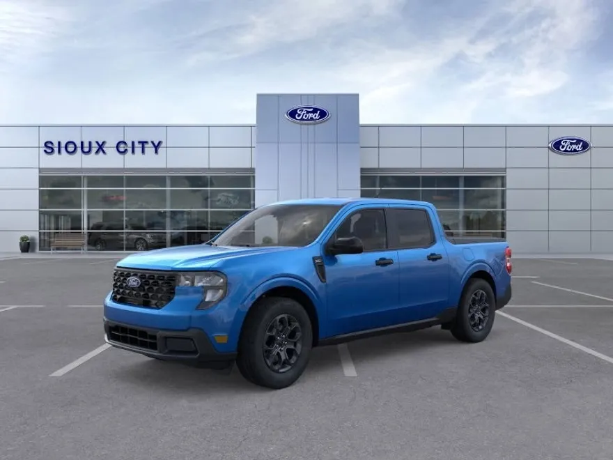 2025 Ford Maverick XLT photo 1