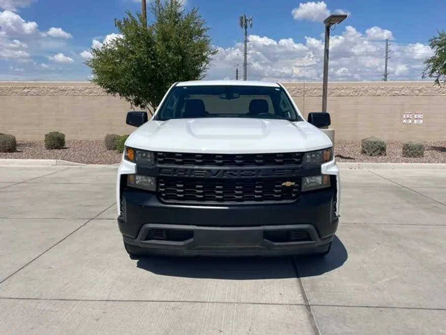 2020 Chevrolet Silverado 1500 photo 2