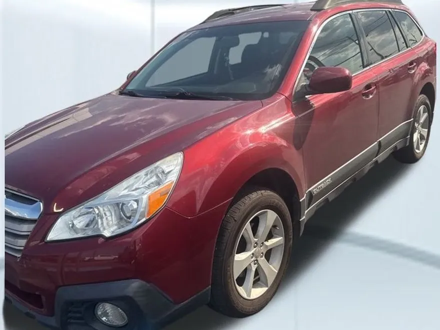 2013 Subaru Outback 2.5i Premium photo 1