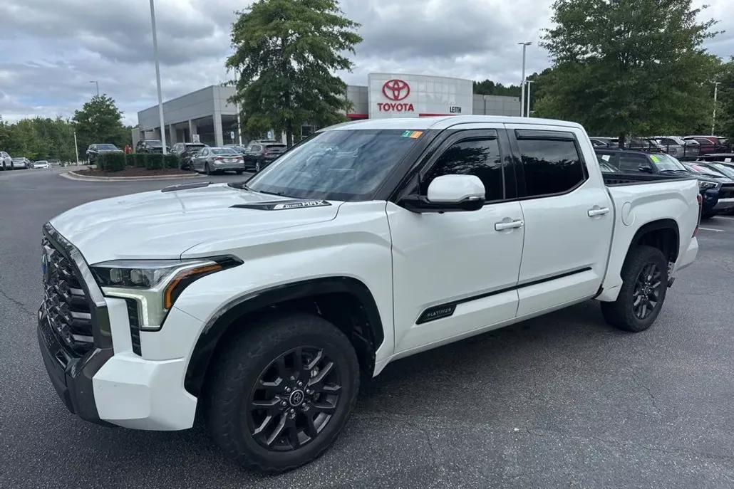 2022 Toyota Tundra Platinum photo 1