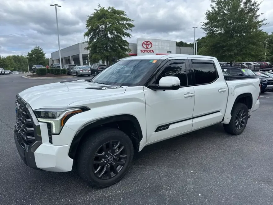 2022 Toyota Tundra Platinum photo 1