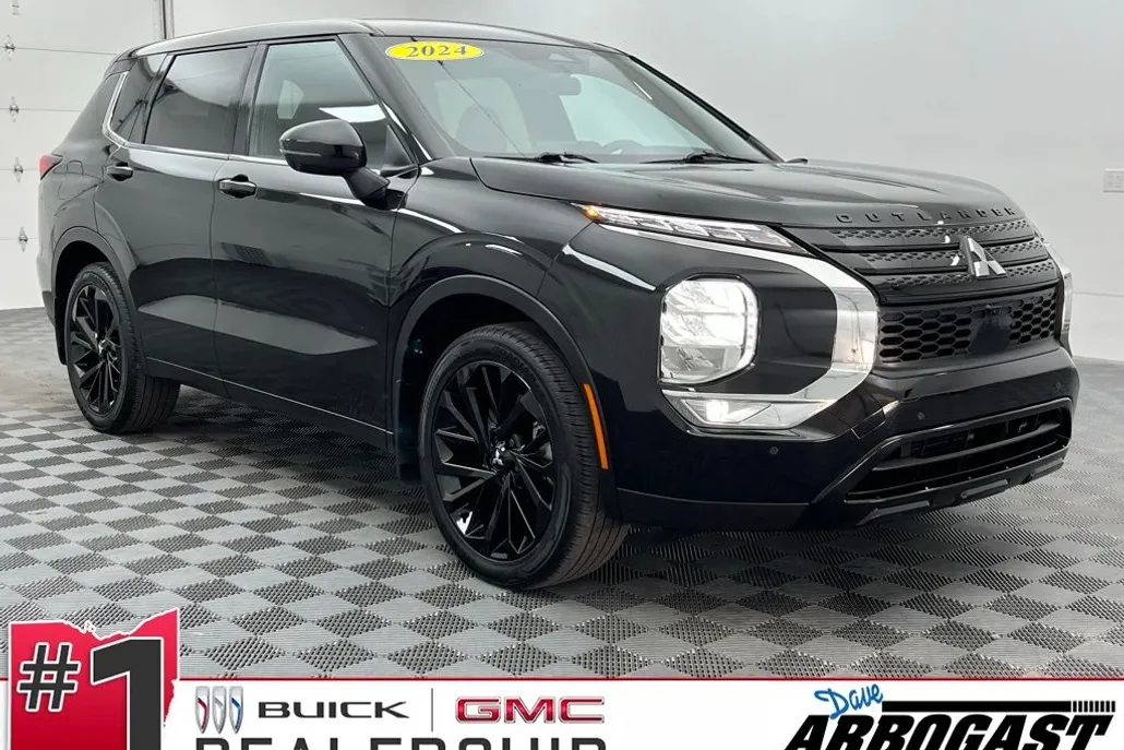2024 Mitsubishi Outlander SE Black Edition photo 1