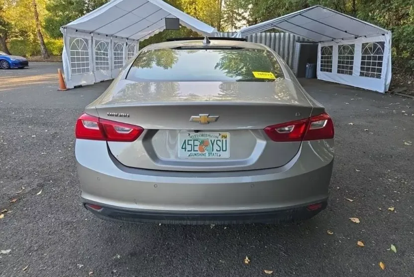 2024 Chevrolet Malibu 1LT photo 1