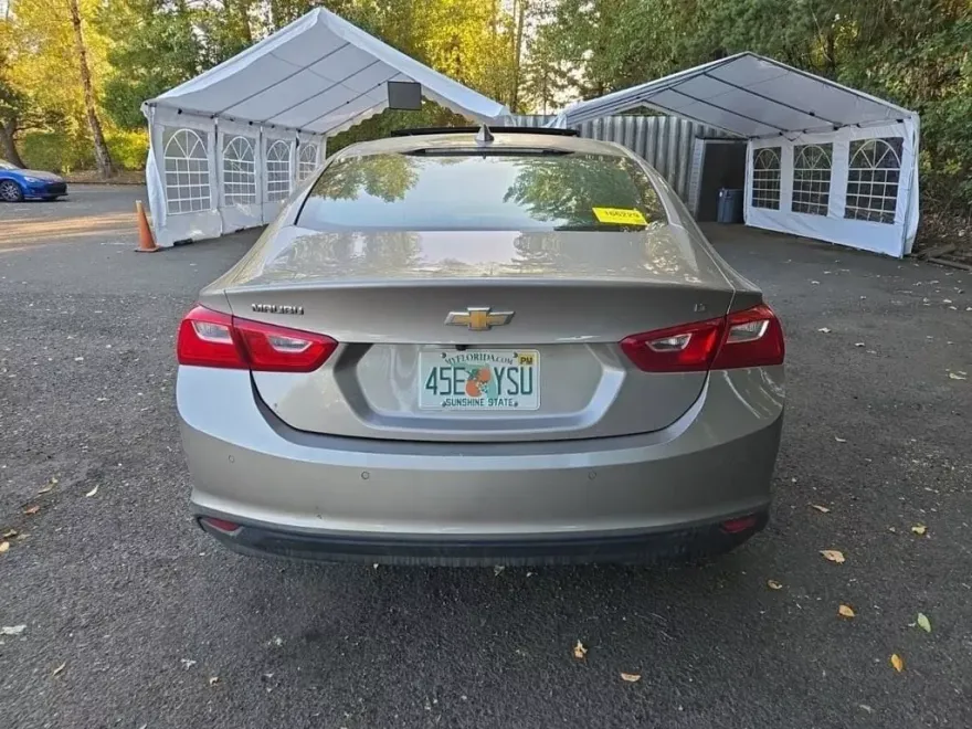 2024 Chevrolet Malibu 1LT photo 1