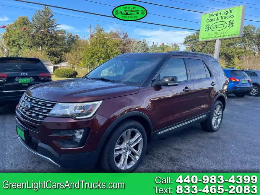 2016 Ford Explorer XLT photo 1