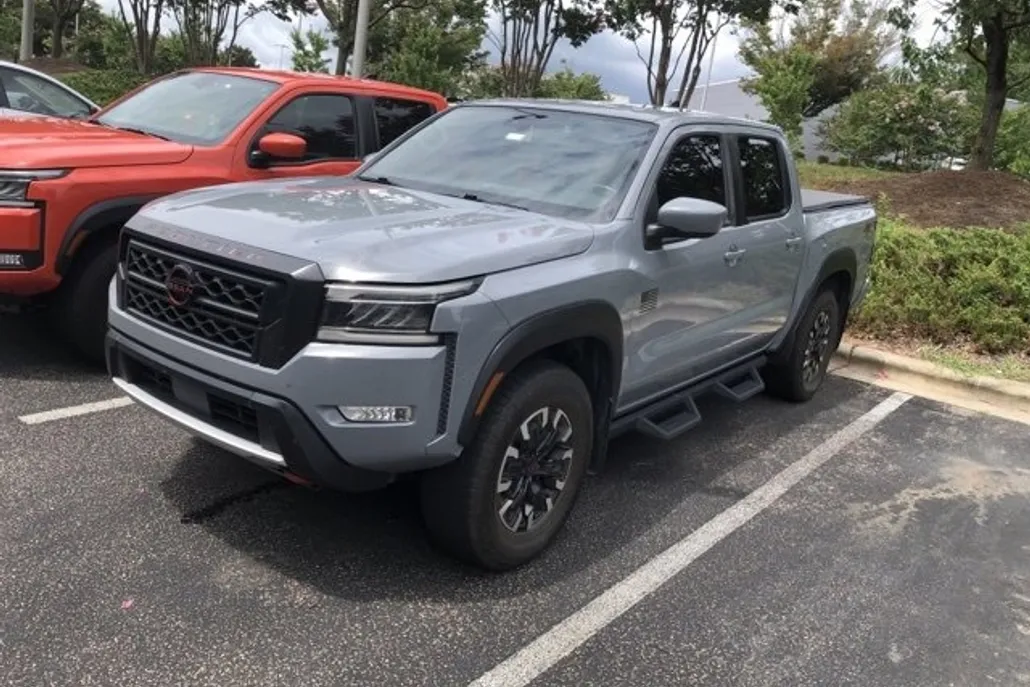 2022 Nissan Frontier PRO-4X photo 1