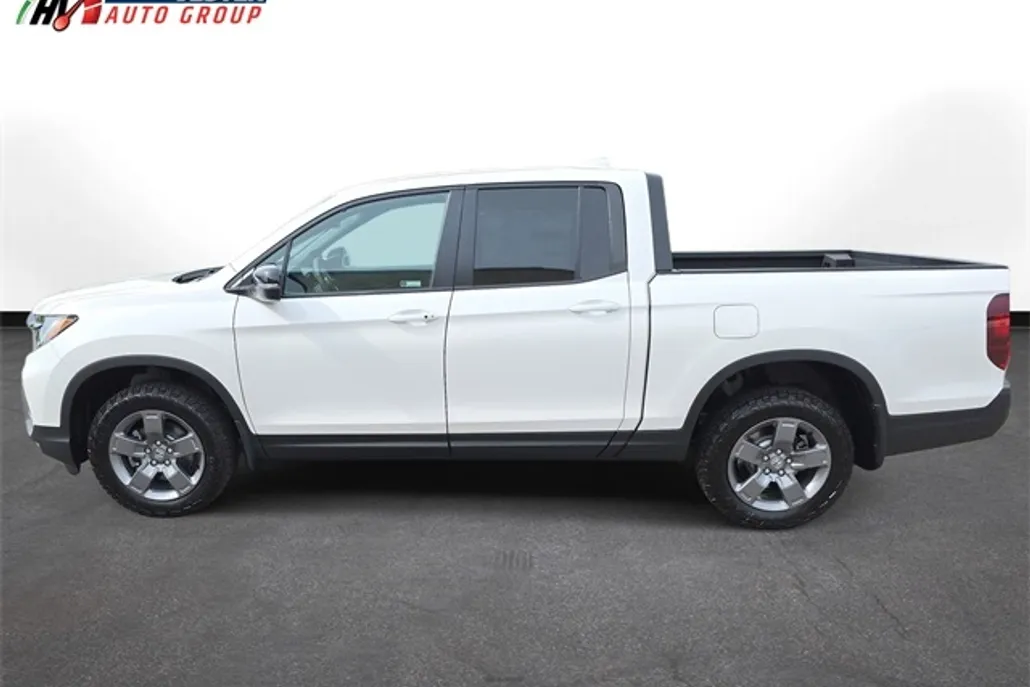 2025 Honda Ridgeline TrailSport photo 1